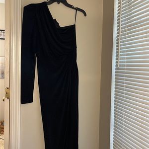 One shoulder long sleeve black midi dress with split in front